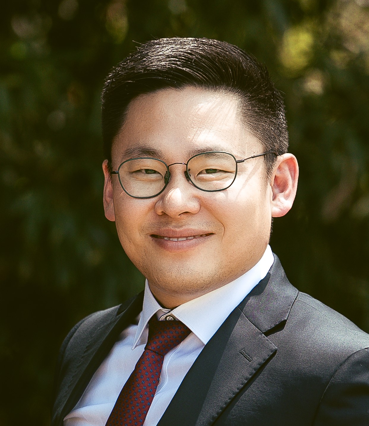 사무서기 이용일 목사